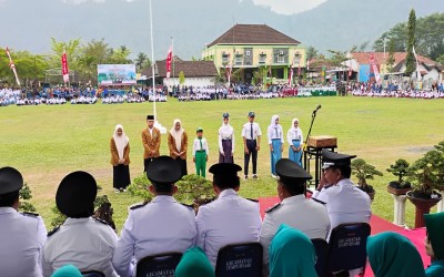 Siswa MI Islamiyah Tempursari Raih Penghargaan pada Upacara HUT RI ke-81